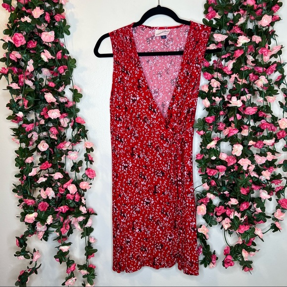 Universal Thread Dresses Universal Thread Dress M Womens Red Floral